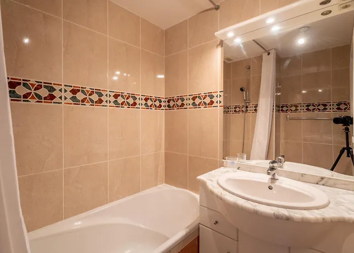 Appartement T3 Avec Terrasse, Parking, Proche Commerces Et Plages - Centre - Fr-1-319-15